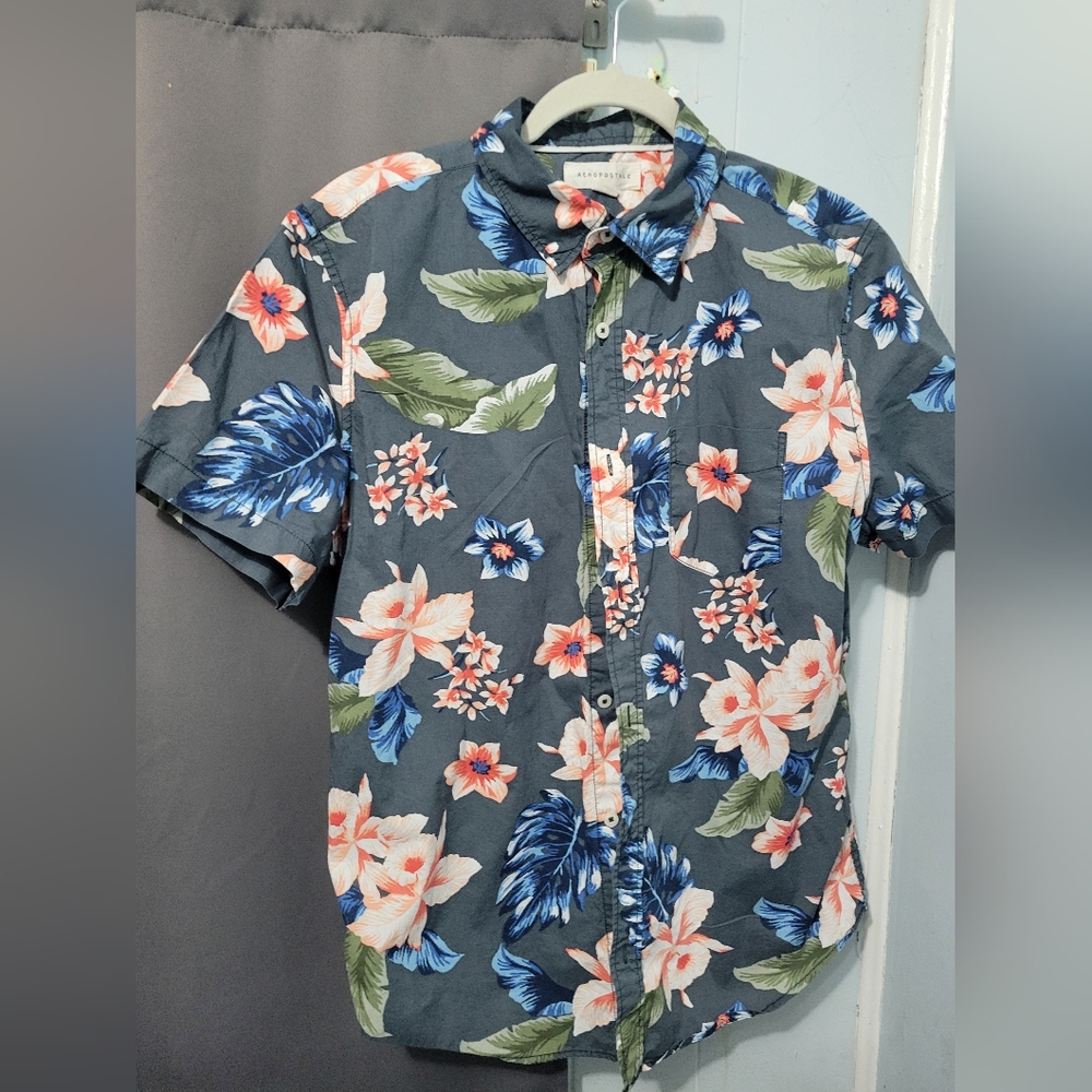 Aeropostale button-up shirt, size M flower design and grey base color